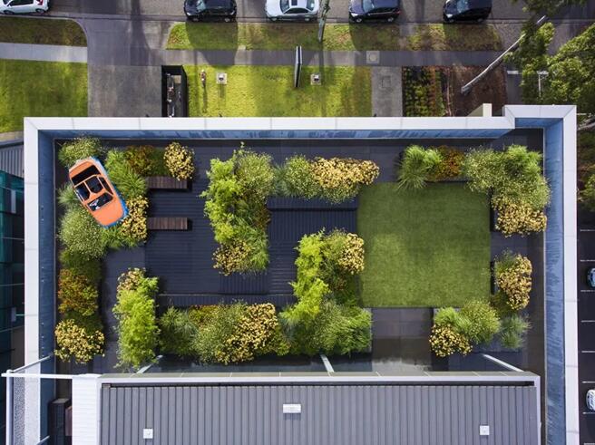 「空中庭園」？ いいえ、屋根の緑化
